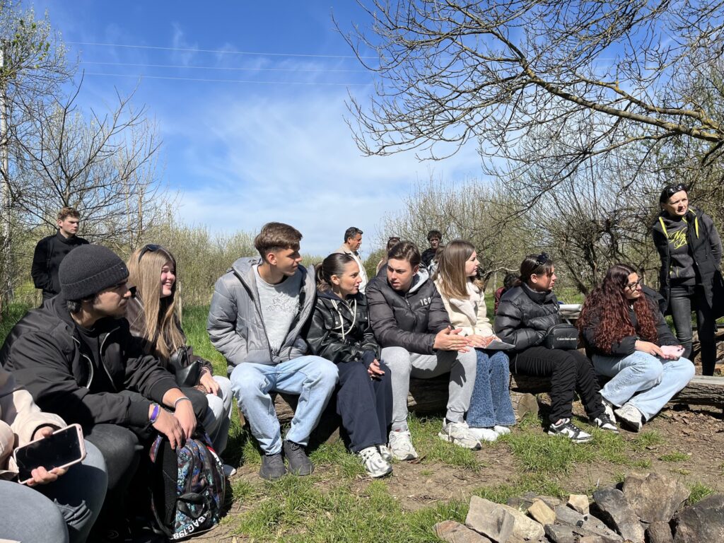 Erasmus+ „Young Europeans – The CREW: Creative and Responsible Environment Warriors” Ziua a patra – învățare în natură și spirit de echipă